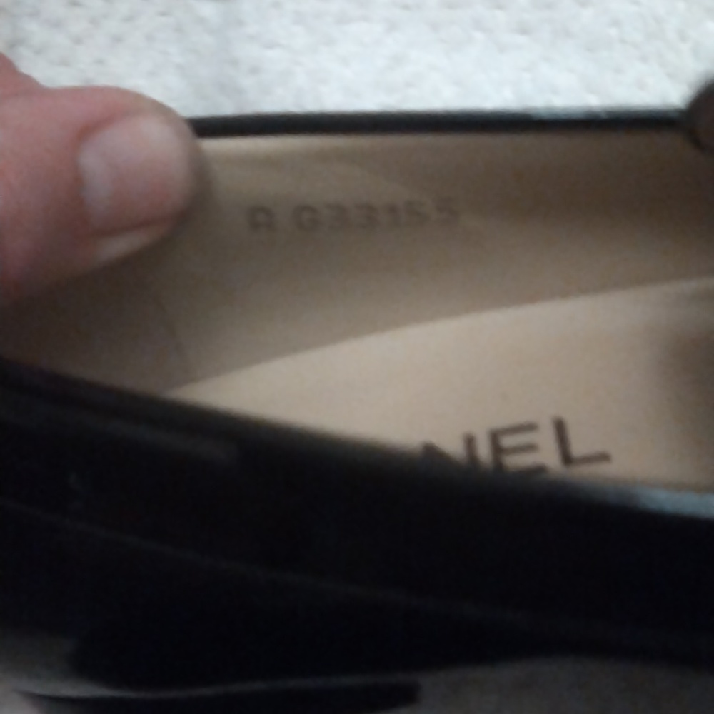 CHANEL Black Patent Calfskin Leather CC Logo Accent Loafers Flats Size 38C - Picture 4 of 4
